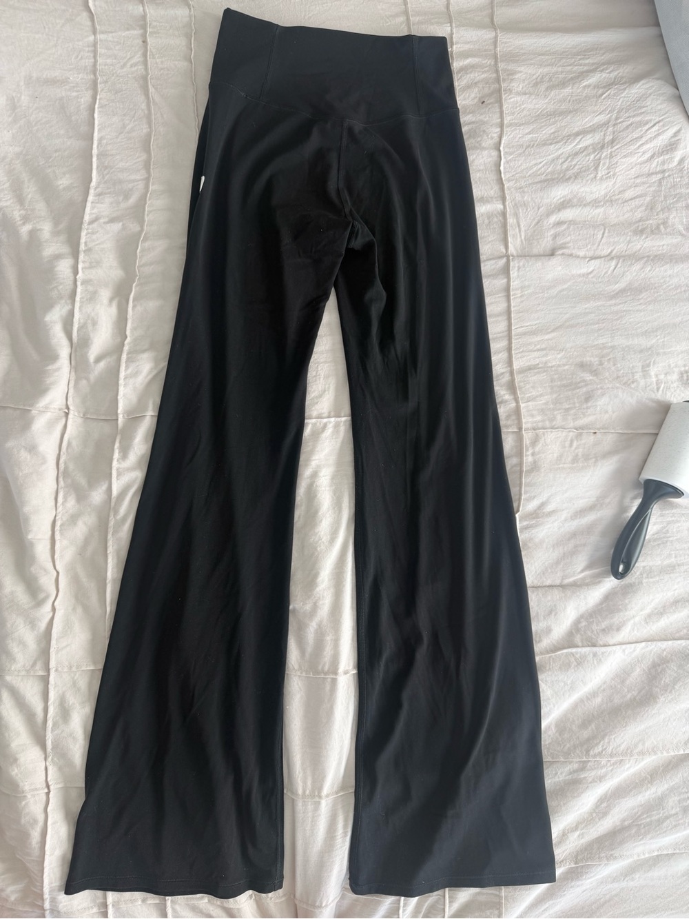Vuori Black All The Feels Straight Leg Yoga Pants - Picture 5 of 10
